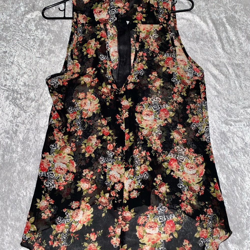 4/$20 Open back sheer collared tank button up - Picture 4 of 7